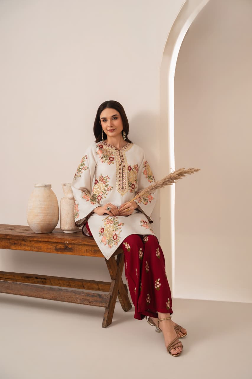 SABI EMBROIDERED 2PC
