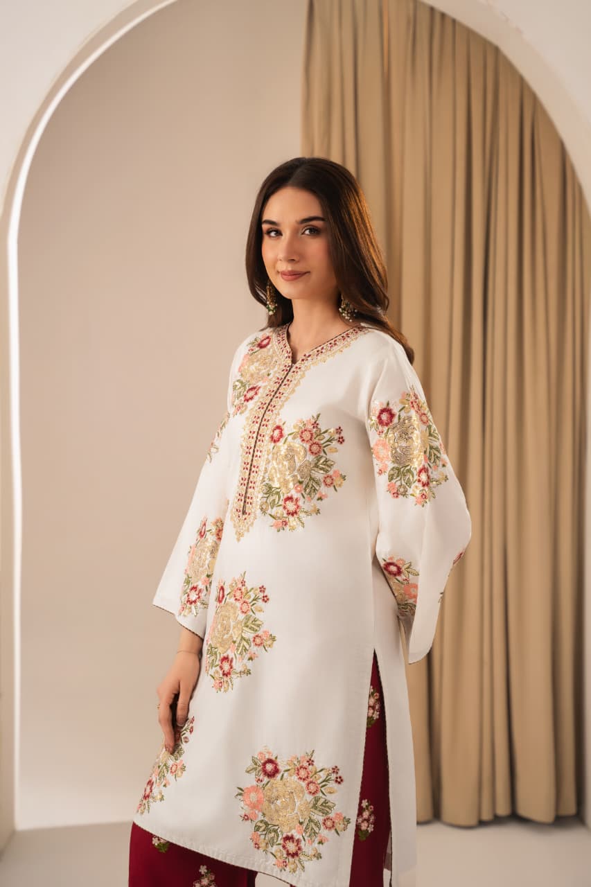 SABI EMBROIDERED 2PC