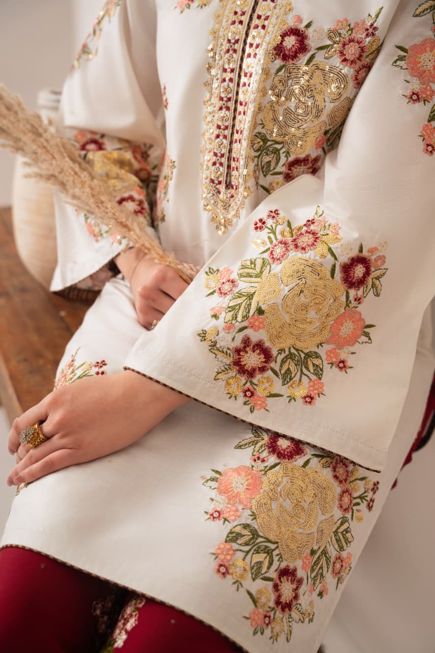 SABI EMBROIDERED 2PC