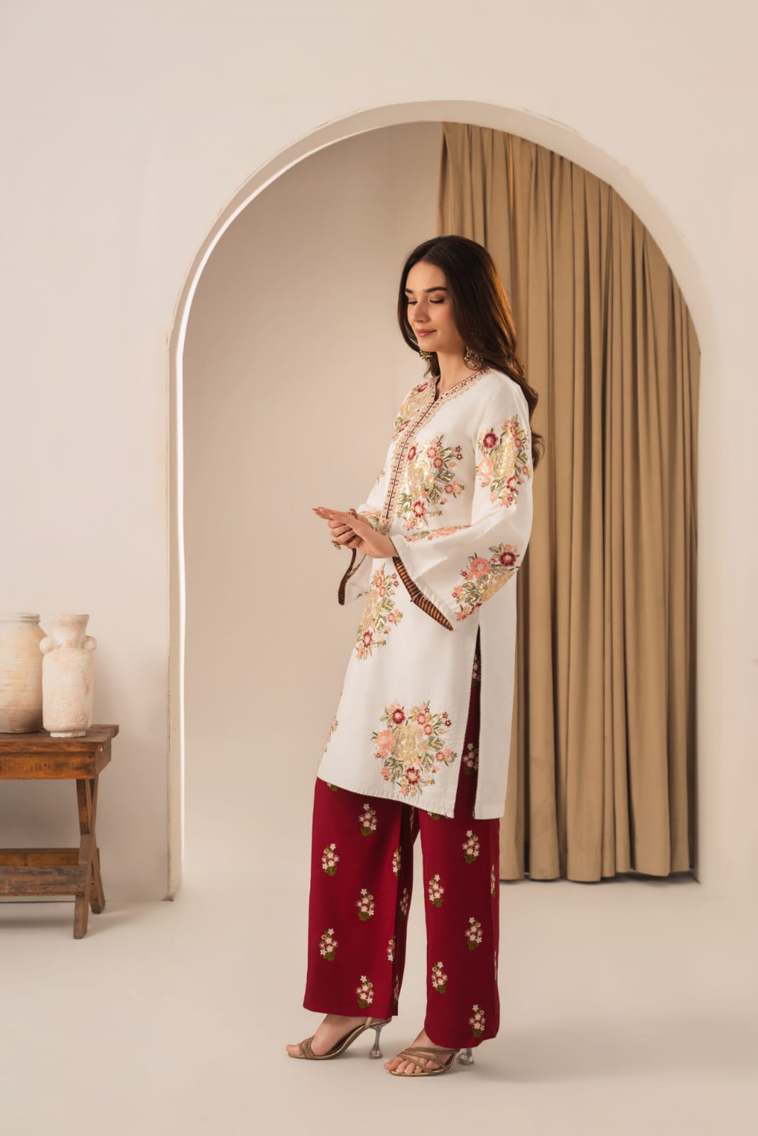 SABI EMBROIDERED 2PC