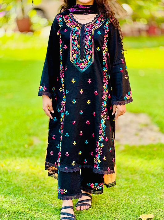 Black Pakka Boor Lawn 3 Piece Suit