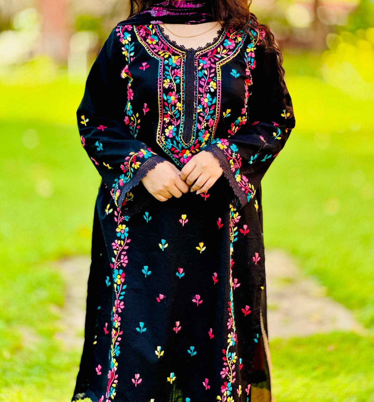 Black Pakka Boor Lawn 3 Piece Suit